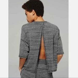 🔴 IVY PARK | grey crewneck crop split open  back gym shirt short sleeve - small